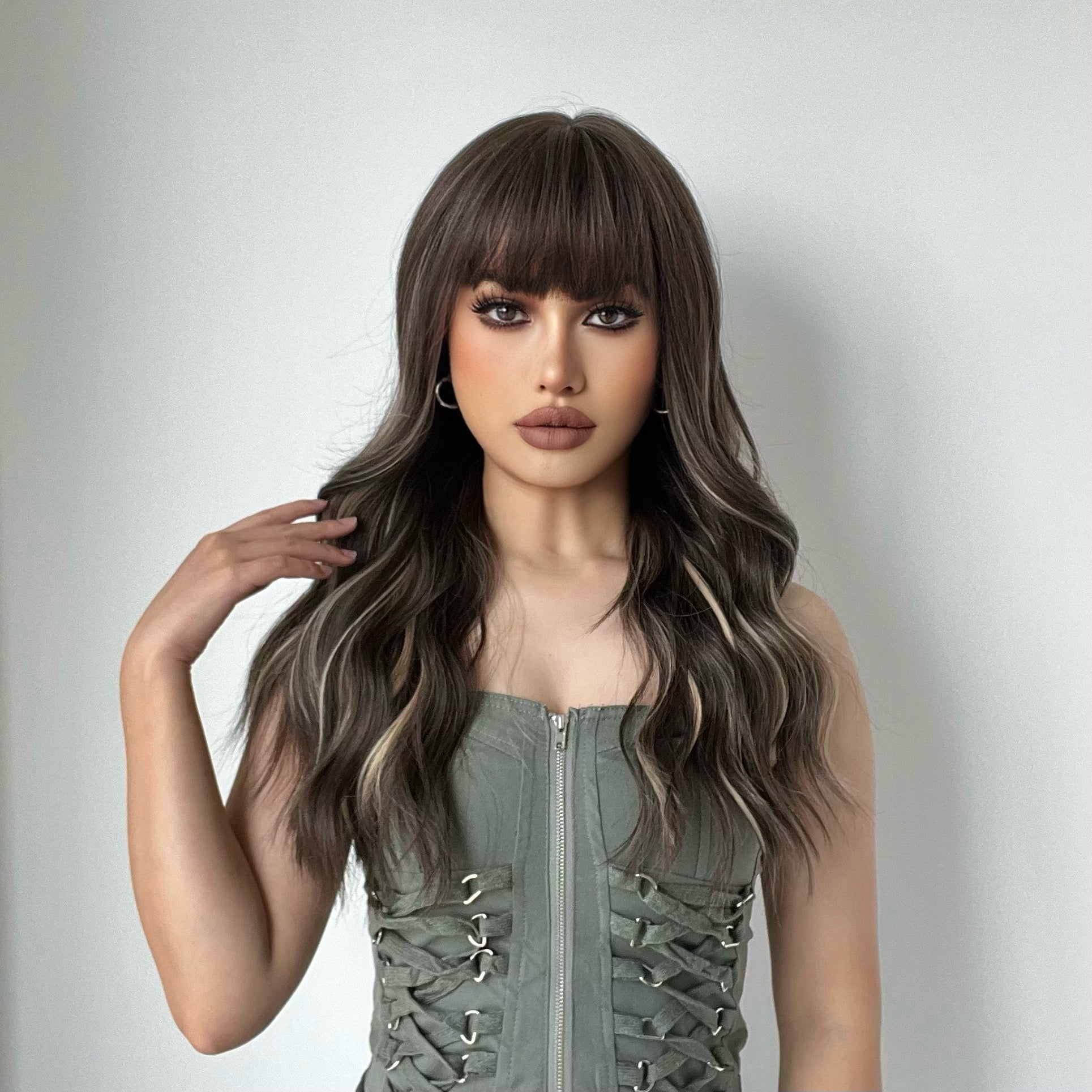 LC1062-Shoulder length wig with bangs 22IN